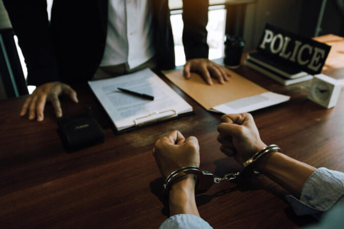 Do You Need a Criminal Defense Lawyer? Here’s How to Know